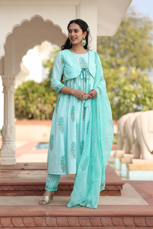 MULMUL VRITTI FLORAL MOTIFS BLOCK PRINTED KURTA-PANTS & DUPATTA SET MULMUL VRITTI FLORAL MOTIFS BLOCK PRINTED KURTA-PANTS & DUPATTA SET